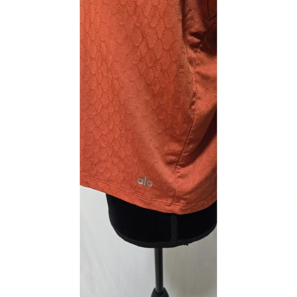alo women M short sleeve textured boxy shirt orange athletic yoga sport